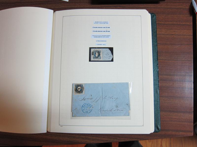 0018 (79).JPG -     Lote:    18      Marcofilia      Lotes Especiais       Descrição:         Portugal &mdash; Colecção especializada em dois álbuns com estudo especializado das marcas de duplo círculo e circulares de Lisboa, com selos de diversas emissões e cartas. Lote a ver.        Lote       Valor Base:     &euro; 1.000,00     Valor Venda:     Retirado     